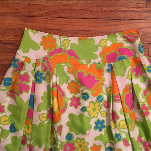 An Original Milly of New York Floral Skirt- Sz 6 - Picture 4 of 7